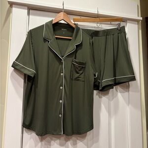 Women's Bamboo Stretch-Knit Short Sleeve Pajama Set in Olive